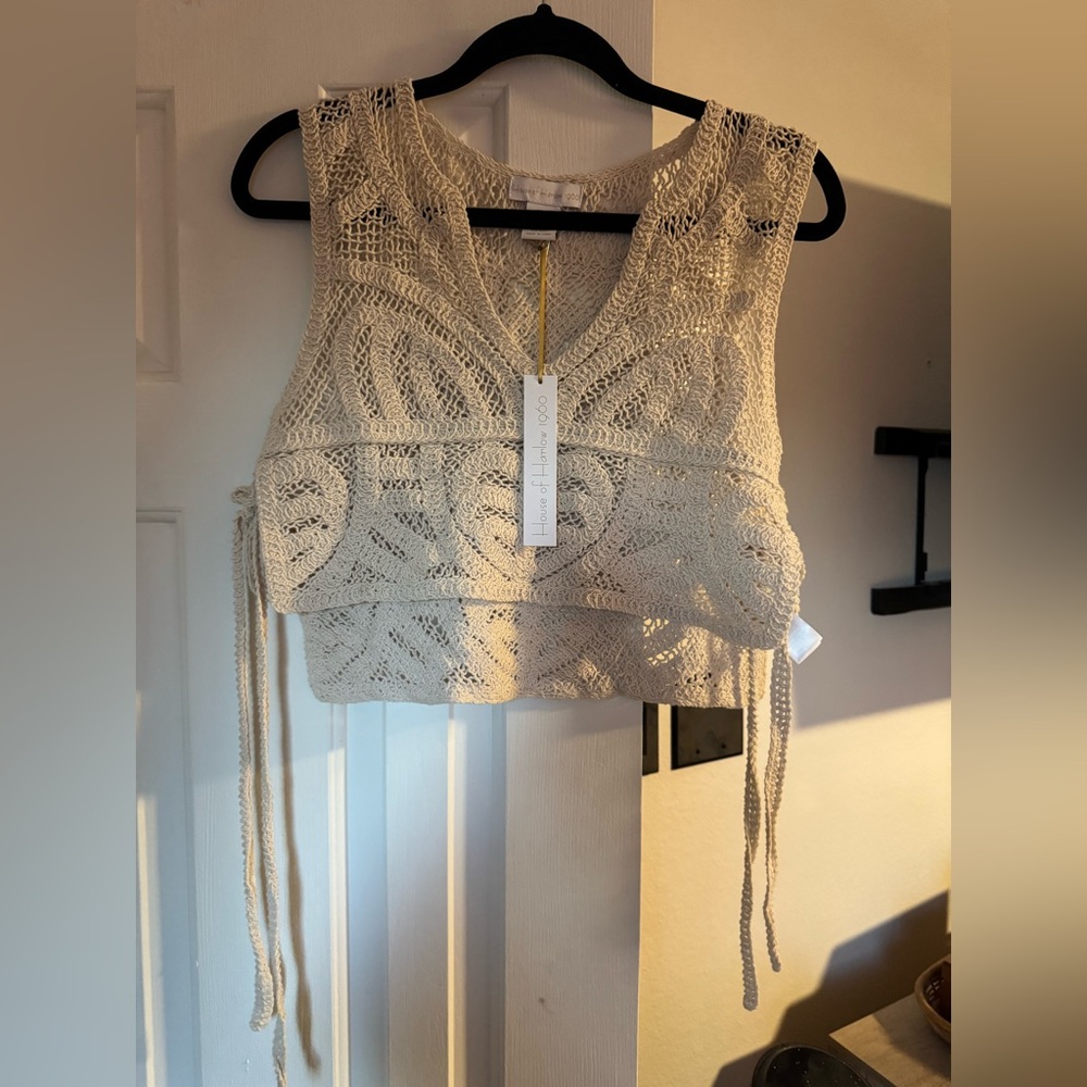 House of Harlow 1960 Crochet Knit Cropped Top Vest